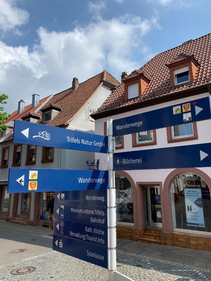 Ferienwohnungen Annweiler Am Trifels Exterior foto